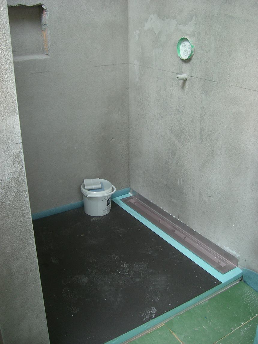Badewanne, Duschtasse gesetzt, FBH gelegt 002.jpg