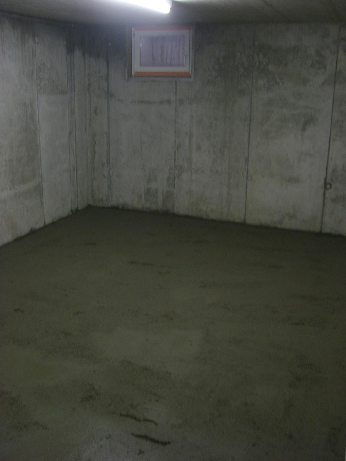 Zementüberzug in Garage und Keller 003.jpg