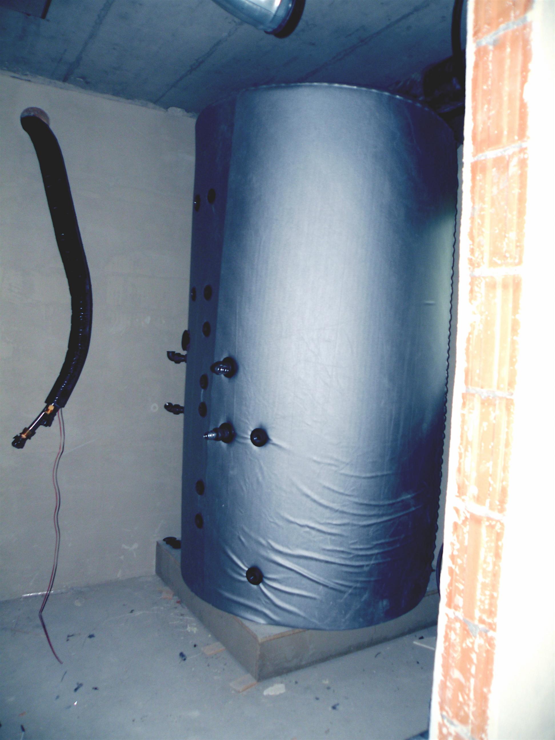Warmwasserspeicher Solar.jpg