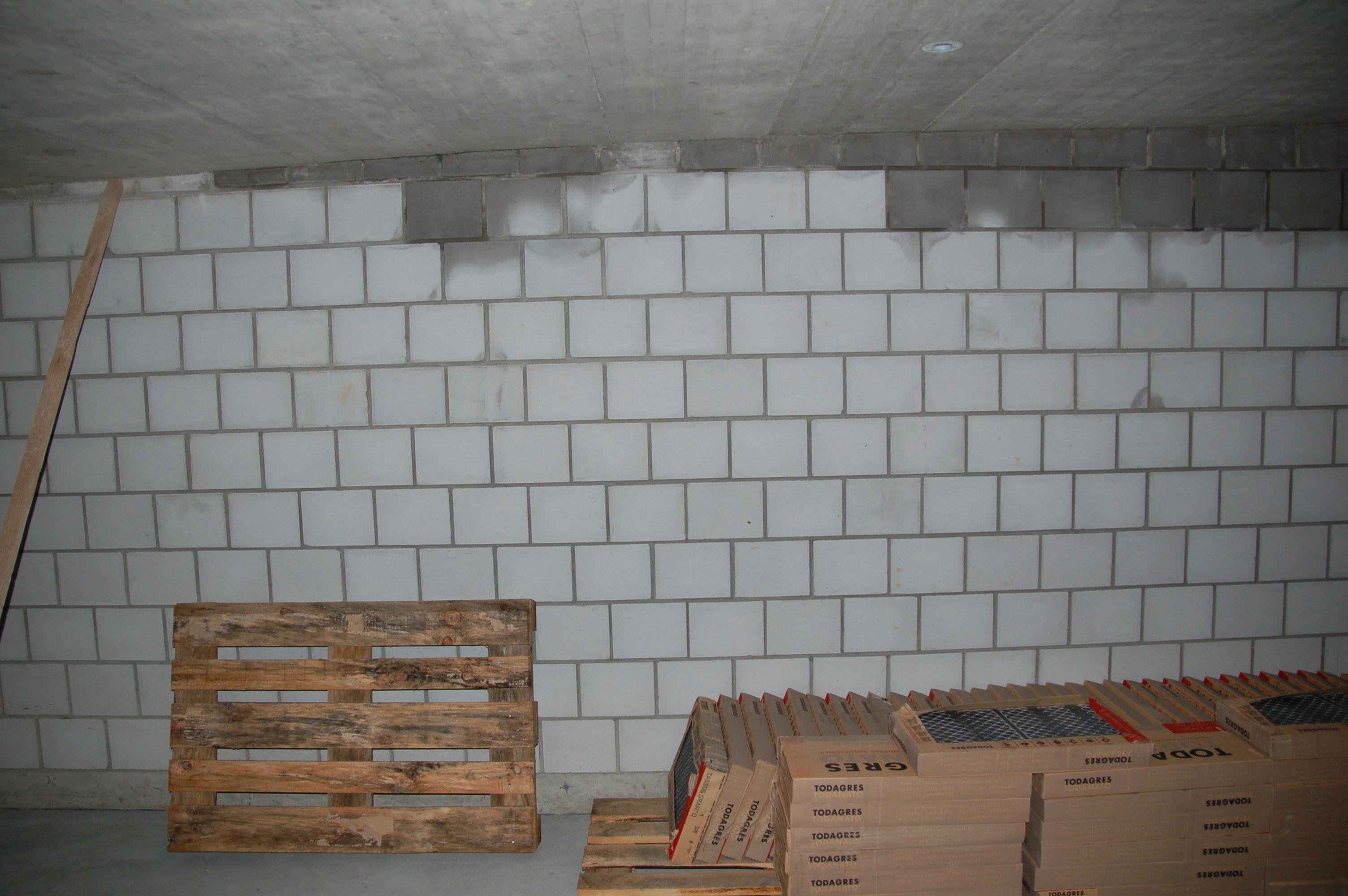 Bodenplatten, Cheminée, Pool 018.jpg