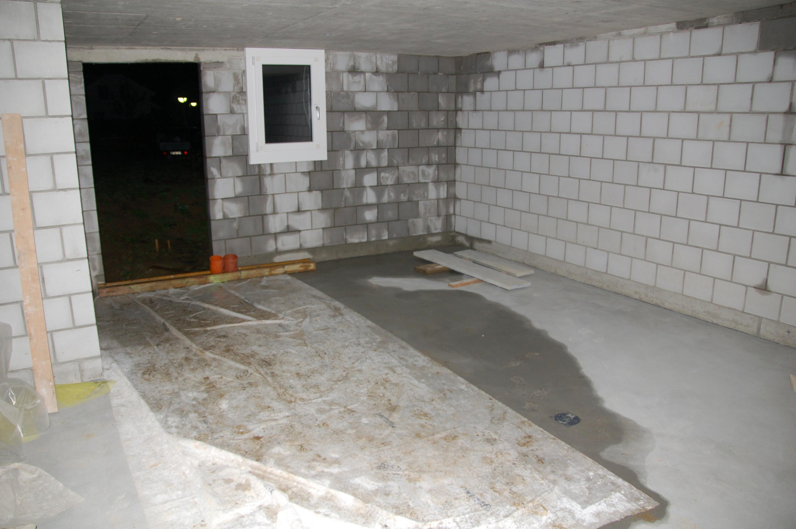 Pool, nasse Garage, Plättli 017.jpg