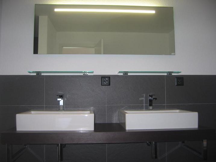 061205 Bad Lavabos3.JPG