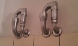 Badezimmer_Lüftungsrohre.JPG